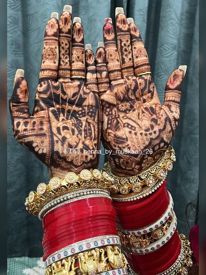 The stain of a detailed story-based mehndi. Even the finest lines come out dark and clear.