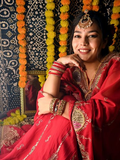 Another shot of the client, showing how the maangtika beautifully frames her face.