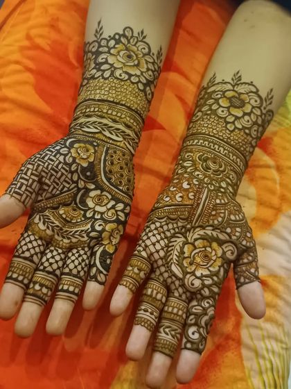 Shaikh Yasmeen - Bridal Mehendi Intricate Floral & Paisley Designs photo 52
