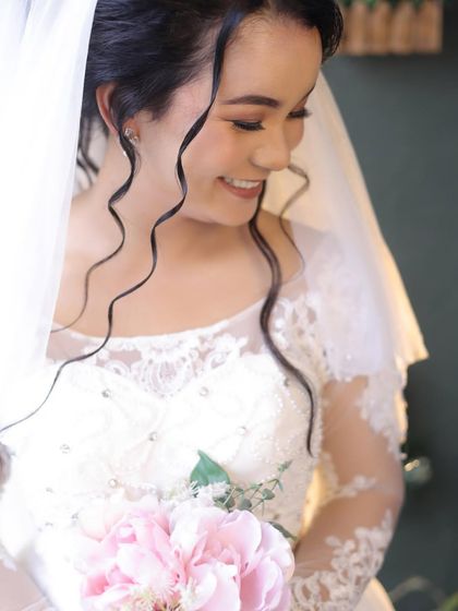 Timeless White Wedding Elegance photo 4