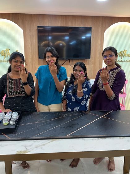 Asmitha Makeover Artistry - Nail Services & Training Professional Nail Art Course photo 13