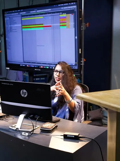 In this workshop at Seamedu, I'm explaining a concept in music production. You can see my Ableton Live session projected on the large screen, giving everyone a clear view of the techniques I'm demonstrating.