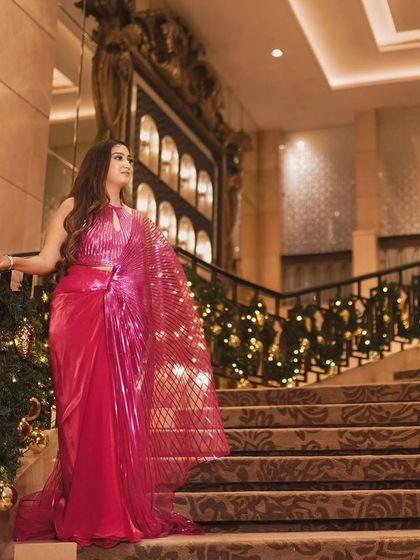 A solo portrait of the bride, looking like a star.