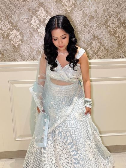 Another beautiful shot of this party look.