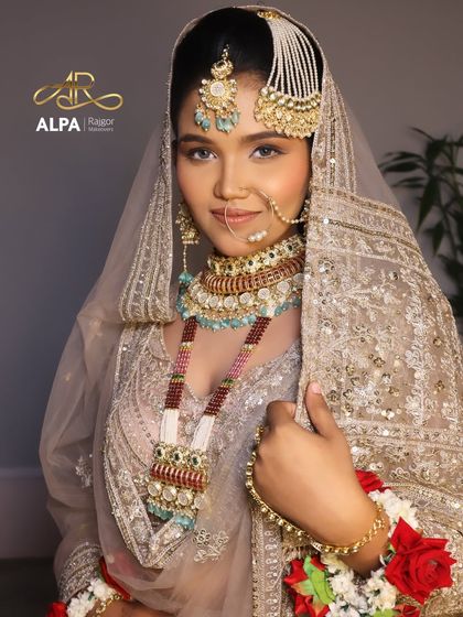 Elegant Valima & Reception Looks photo 9