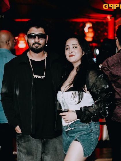 A cool pose with a guest at Badmaash.