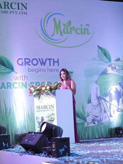 Commanding the Stage: Corporate Summits & Celebrations photo 57