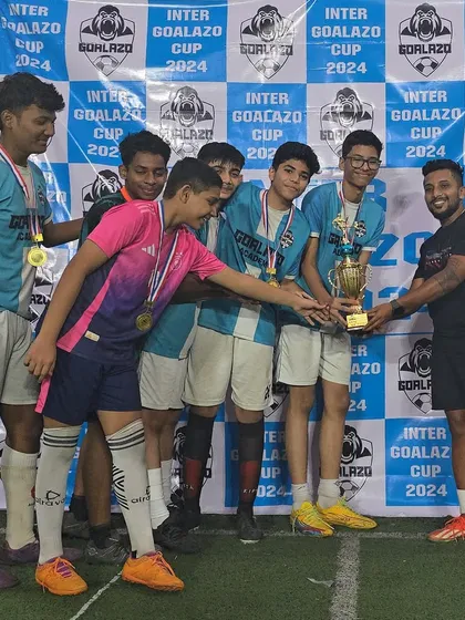 Another group of our U-15 champions celebrating their win at the Inter Goalazo Cup.