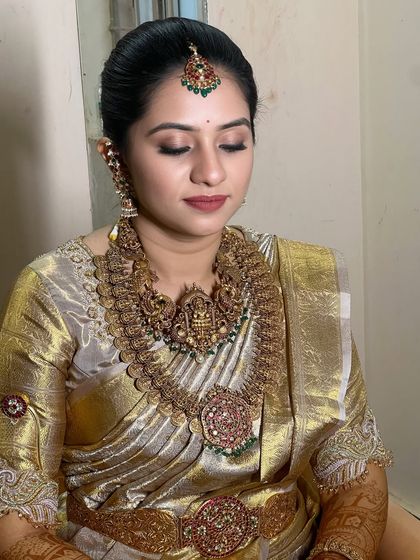 Shwetha Mahadev - Makeup Artistry Training The Art of South Indian Bridal Makeup photo 7