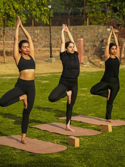 A beautiful morning practicing Vrikshasana (Tree Pose) outdoors with fellow yoginis. There's a special energy when we practice together, supporting each other and connecting with the elements. This is the community I love to build.