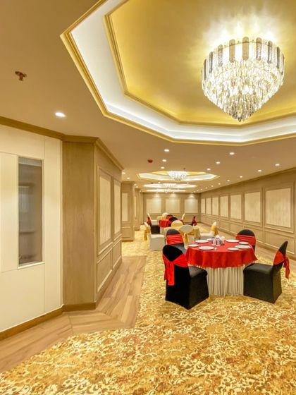 Dining & Social Spaces photo 19