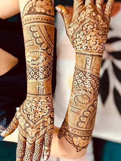 A unique 3D Arabic-style design with raised floral and paisley elements for a modern, textured look.
