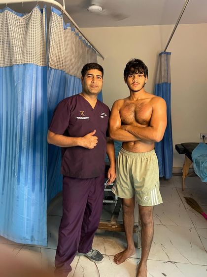 With client Shivam after his muscle recovery therapy.