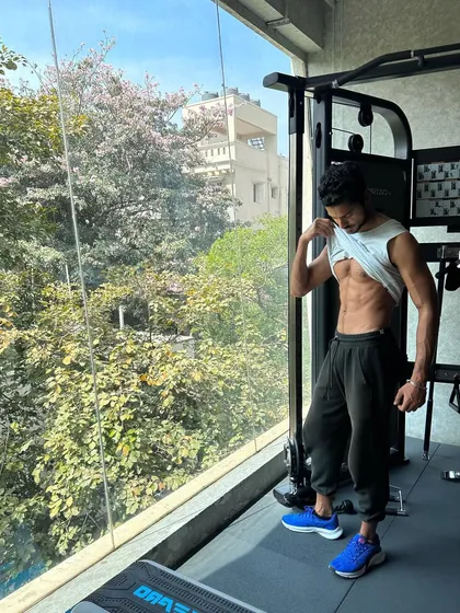 You are confined only by the walls you build yourself. A lean, defined midsection is the result of hard work, consistent training, and disciplined nutrition.