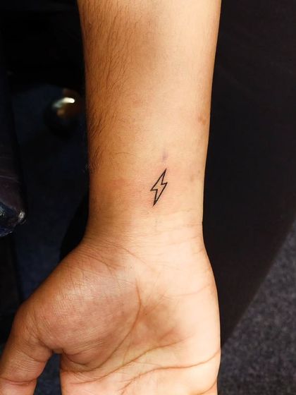 Minimalist & Fine-Line Art photo 6