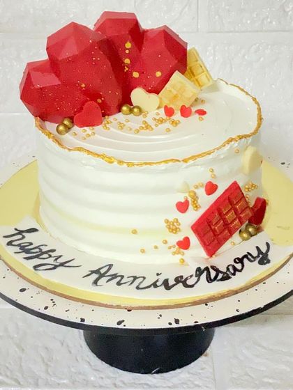 A final shot of our geometric heart anniversary cake.