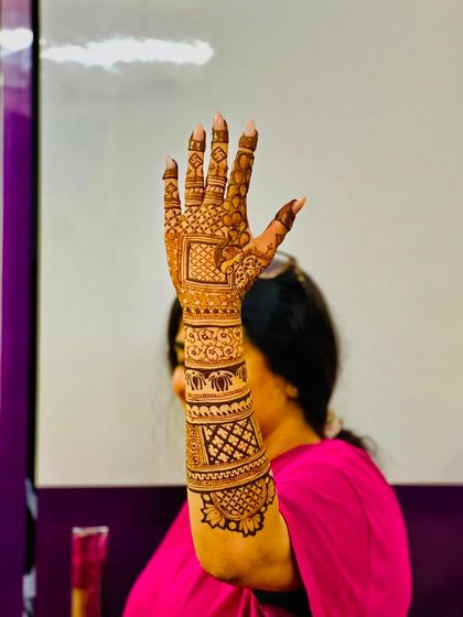 A single-arm view of a bridal design, perfect for showing clients the level of detail they can expect.