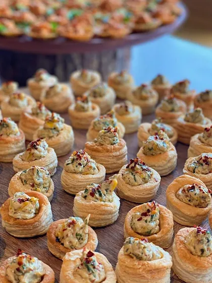 These creamy spinach and corn vol-au-vents are a classic party snack. The flaky puff pastry filled with a warm, savory mixture is pure comfort in a bite.