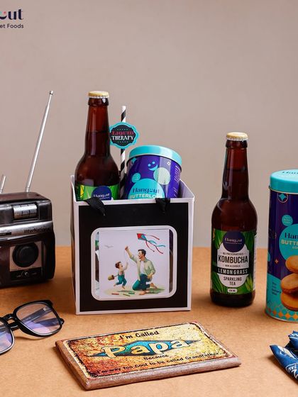 This is my sugar-free hamper, a thoughtful gift for Father's Day. It includes handmade, no-added-sugar cookies and refreshing sugar-free kombucha tea, perfect for a dad who is health-conscious.