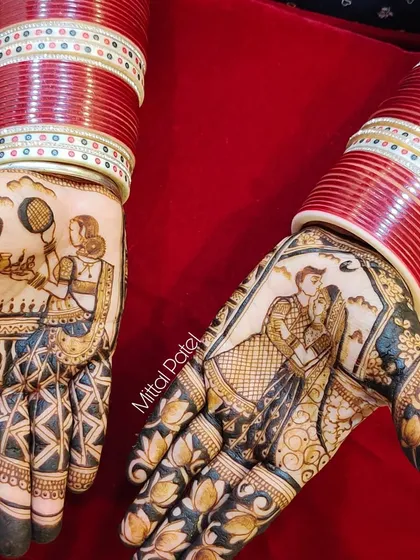 This is a classic Karwa Chauth design, rich with tradition. One palm shows a woman in traditional attire with a chalni and diya looking at the moon, while the other features a romantic portrait of a couple. The red bridal bangles complete the festive look.