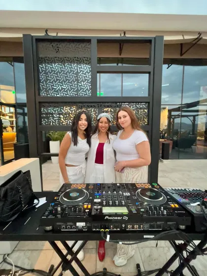 Music connects people. Here I am with two wonderful guests from Egypt who became friends during my set.