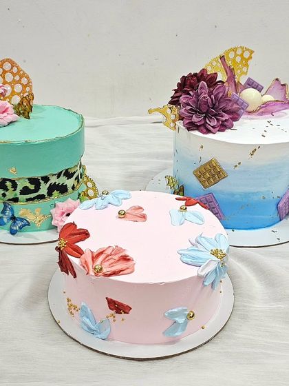 Beginner to Pro: Our Comprehensive Cake Classes photo 4