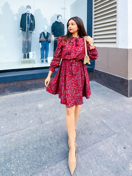 A final walking shot, feeling happy and pretty in my date outfit.