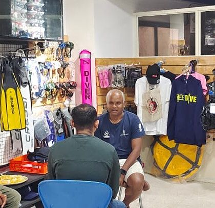 Good times and great conversations are always on the agenda at our community meetups. It's a fantastic way to make new dive buddies and plan future trips.