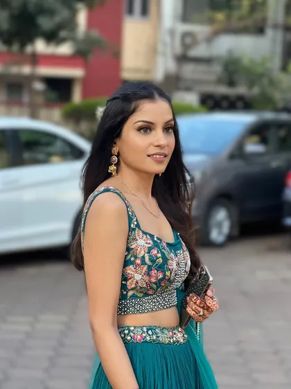 A candid shot of this client, her makeup looking fresh and natural.