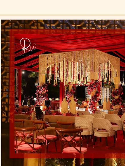 Opulent Traditional Mandaps photo 7