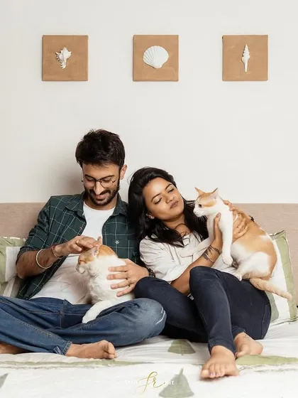 And yes, I absolutely adore photographing cats too! Capturing the quiet, comfortable bond between a couple and their feline family members at home is always a special experience. It’s about documenting your life, just as it is.