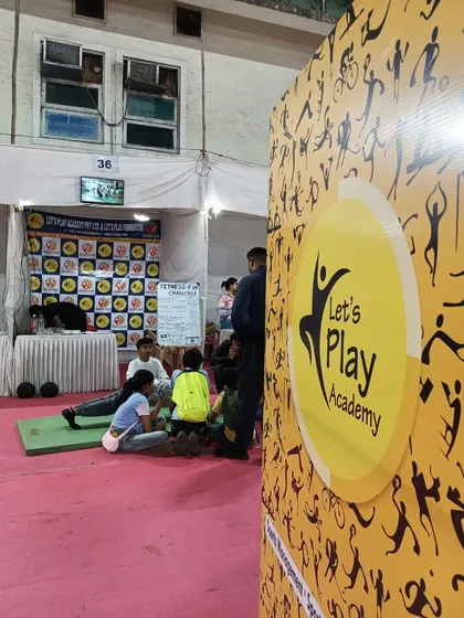 A view of our interactive stall at the Mandpeshwar Civic Federation Fun Fiesta. We set up fitness challenges and games to get visitors physically engaged and having fun.