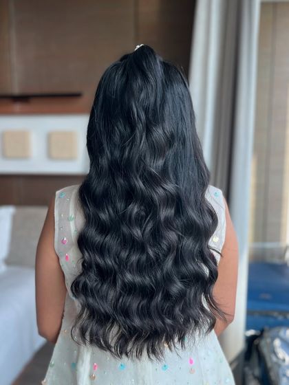 Hairstyling Gallery: Braids, Buns & Curls photo 7