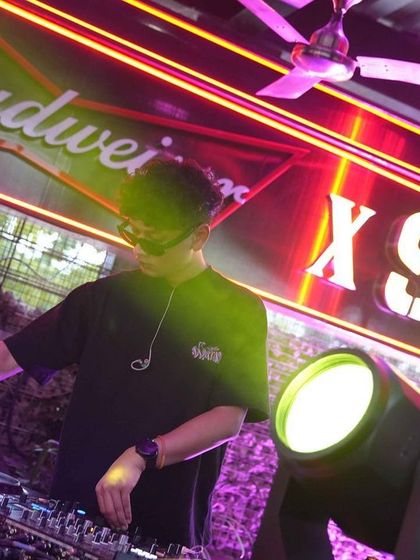 Another shot of the DJ at our Social Sunday Sundowner, keeping the vibes high.