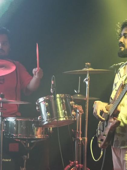 Live Gigs & Crowd Madness photo 26