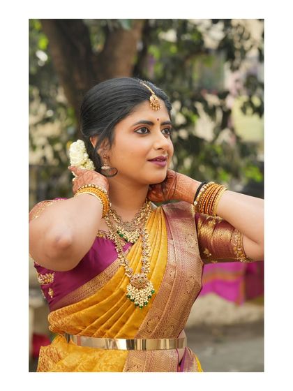 Aishwarya Rangarajan - Live Musical Performance Elegance in Ethnic Wear photo 3