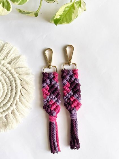 This multi-color keychain is for those who love a mix of shades. I blended shades of pink and purple to create this unique, patterned look.