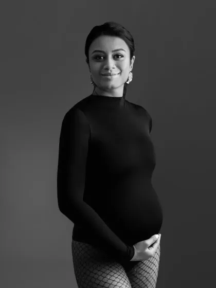 I teach you how to create timeless, elegant maternity portraits that clients will treasure forever. We move beyond standard poses to capture the true strength and grace of motherhood, using lighting and direction to create art that feels both powerful and intimate.
