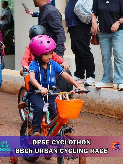 Young racers, each with their own style, compete side-by-side. I welcome kids on all types of bikes to join in and discover their passion for cycling.