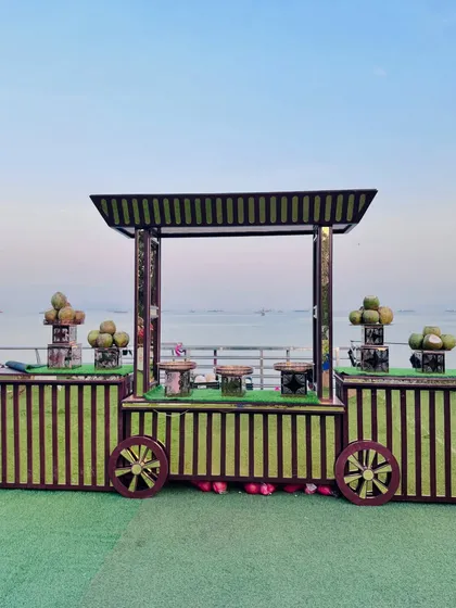 The charming coconut water station, perfect for a daytime or beachside event.