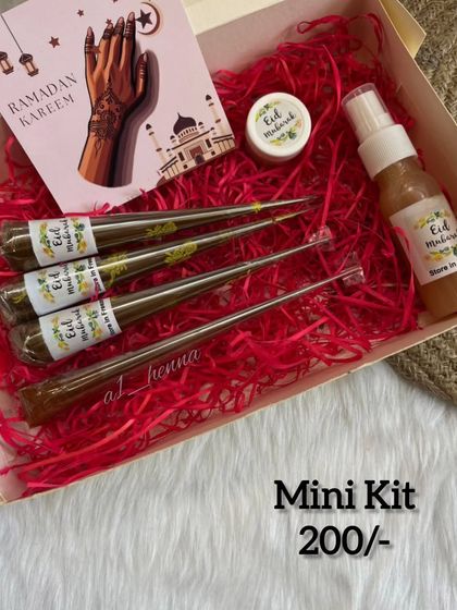 The Ramadan Mini Kit is a thoughtful gift for friends and family. It includes a few cones and aftercare essentials to prepare for Eid.