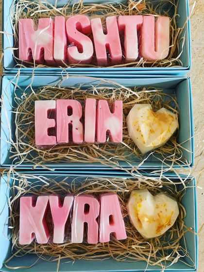 A throwback to one of our most loved Rakhi gift designs. These personalized name soaps in pink and white marble, paired with a gold-flecked heart soap, are a timeless and elegant gift.
