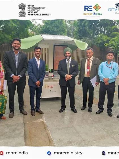 The Envinova Smartech team with officials from the Ministry of New and Renewable Energy (MNRE) and the International Solar Alliance (ISA) at the inauguration of our solar hut in Delhi.