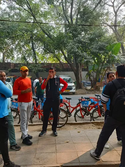 A morning tour with our partners from KLM. We often collaborate with like-minded organizations to explore Delhi's neighborhoods and promote sustainable tourism.