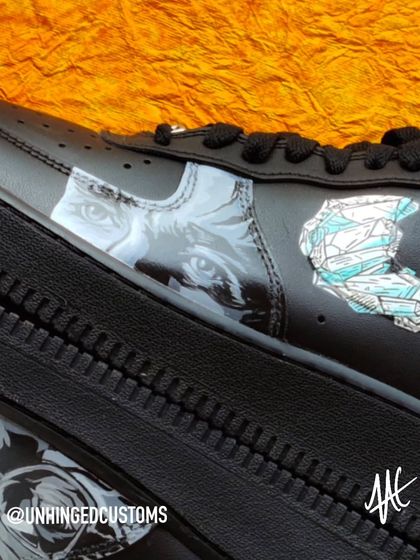 A close-up of the Jesse Pinkman side of the Breaking Bad customs. "Yeah, science!"