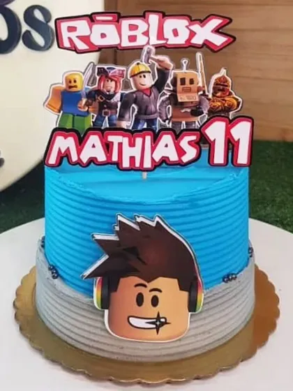 A single-tier Roblox cake, perfect for a smaller party. It features the game's logo and characters, bringing the virtual world to the celebration.