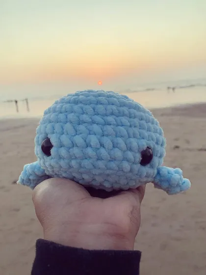 This little whale plushie is made with super soft, chunky yarn, making it extra squishy. I took it to the beach for a sunset photo because it just felt right.