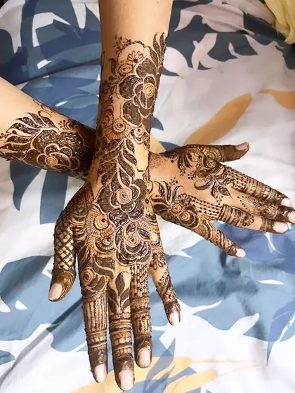 A beautiful floral design with bold roses, perfect for Eid or any festive occasion.