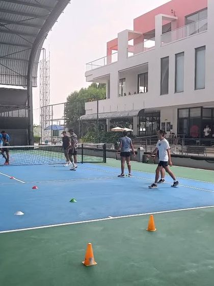 An afternoon session with our ITF players, focusing on drills that simulate match-play situations.