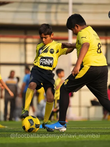 A close-up of a 1v1 challenge, where players learn to read their opponent and make smart decisions.